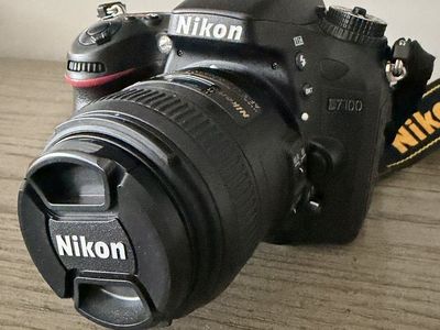 Nikon D7100 DSLR