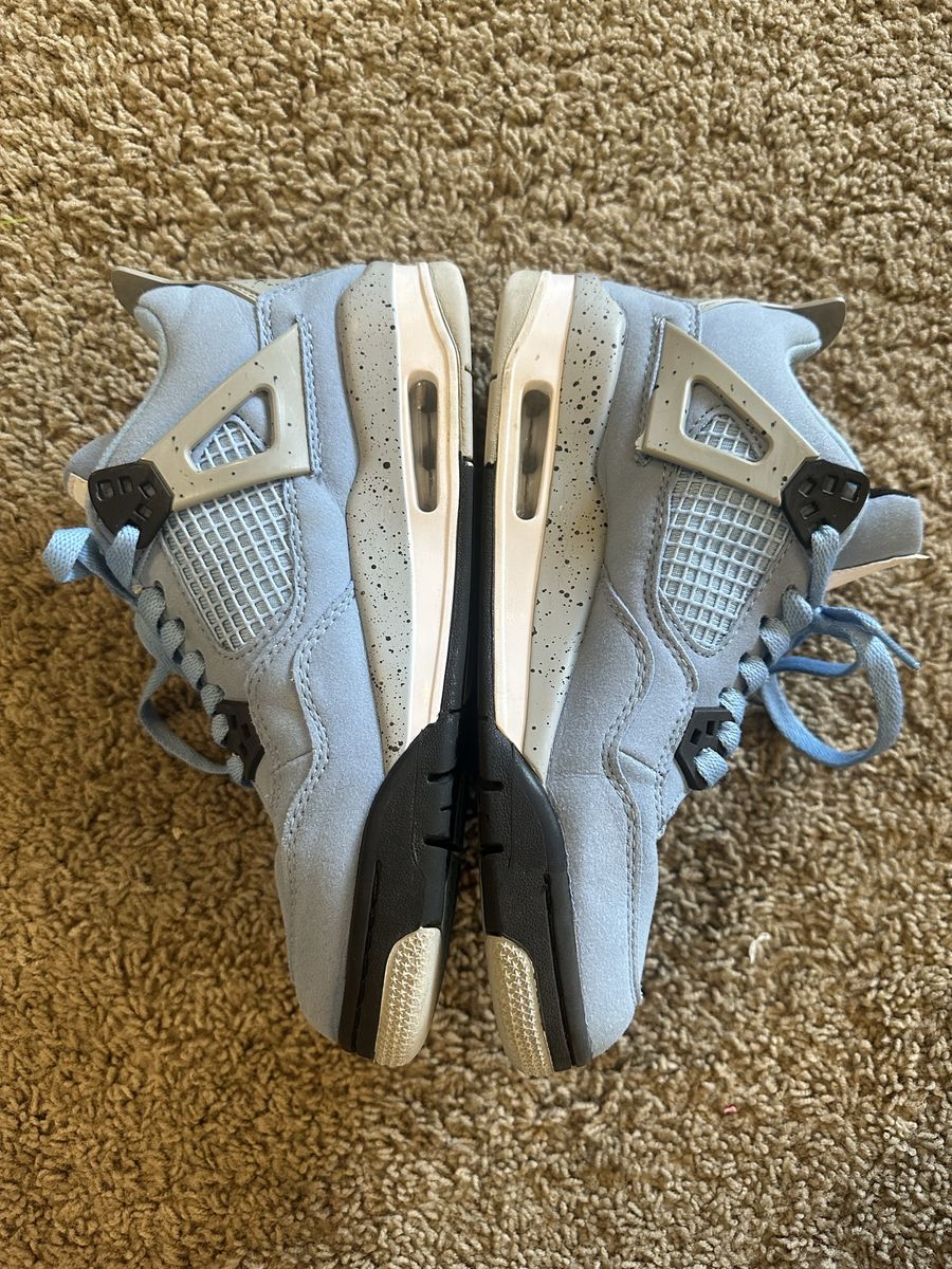 Jordan 4 University Blue