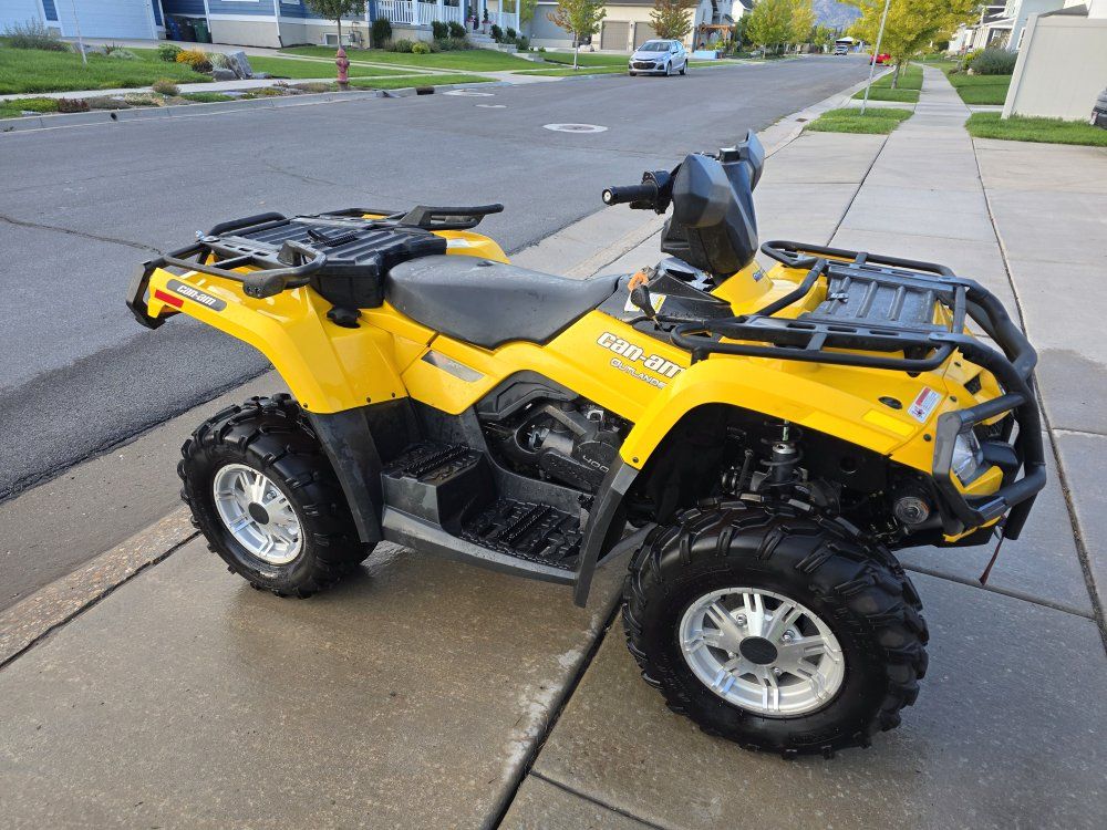 2014 Can-Am Outlander Max 400XT - ONLY 800 Miles!