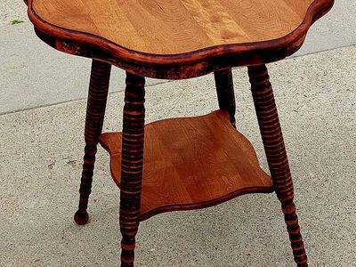 Antique Spool Leg Parlor Table