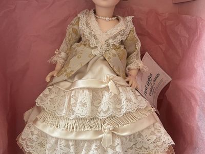 Lucy Webb Hayes, Madame Alexander Dolls First Ladies of the USA