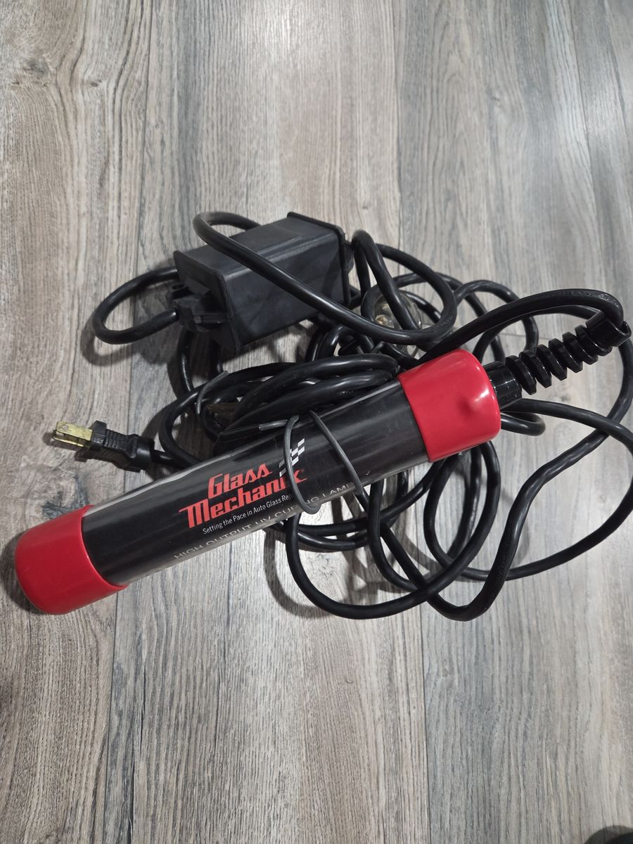 Glass Mechanix High Output UV Curing Lamp for Repairing Glass Tube Designed