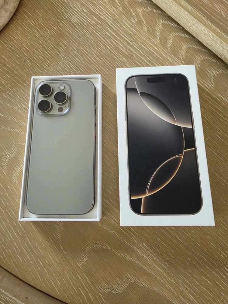 Apple iPhone 16 Pro 128GB - Natural Titanium(Unlocked)