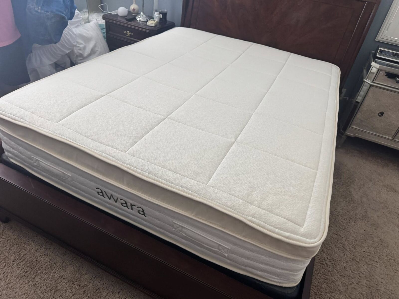 Queen size mattress, Like New, Hybrid, REDUCED PRICE!!
