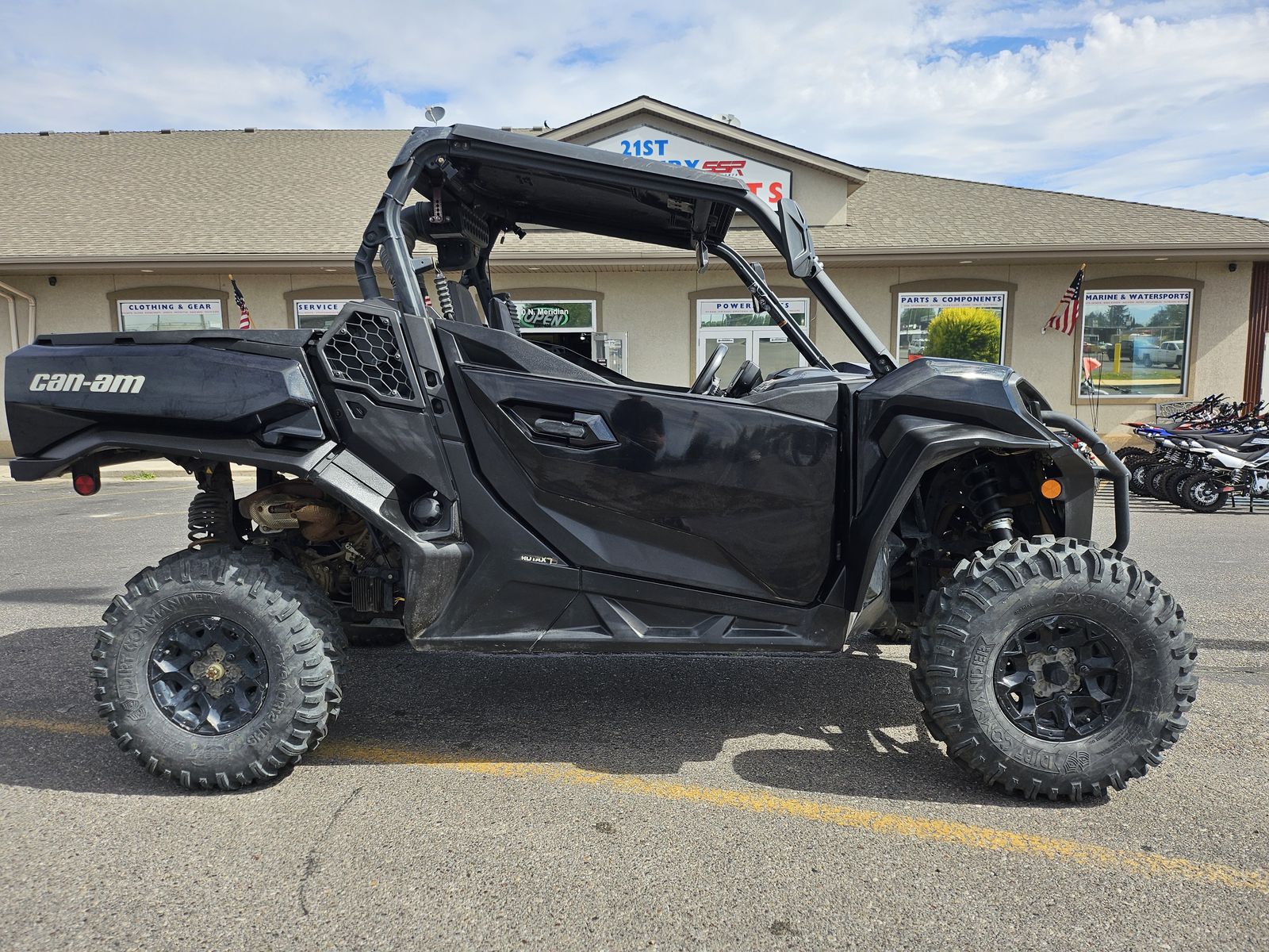 2022 Can-Am Commander XT 700 SidexSide UTV