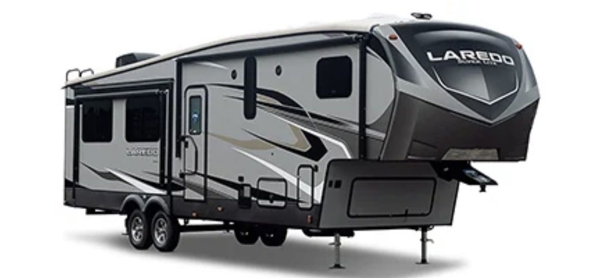 Bunkhouse for kids! 2020 Laredo M284 SBH super lite by keystone