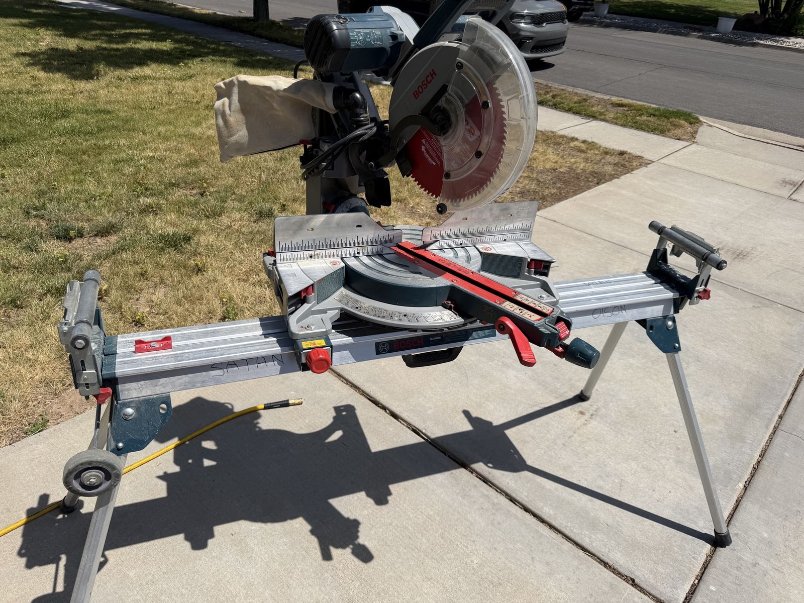 Bosch 12” dual compound slide mitre saw