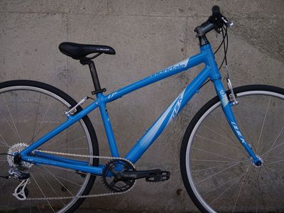 2012 Cannondale Quick 6 - Light Weight Hybrid Bike - Size Small