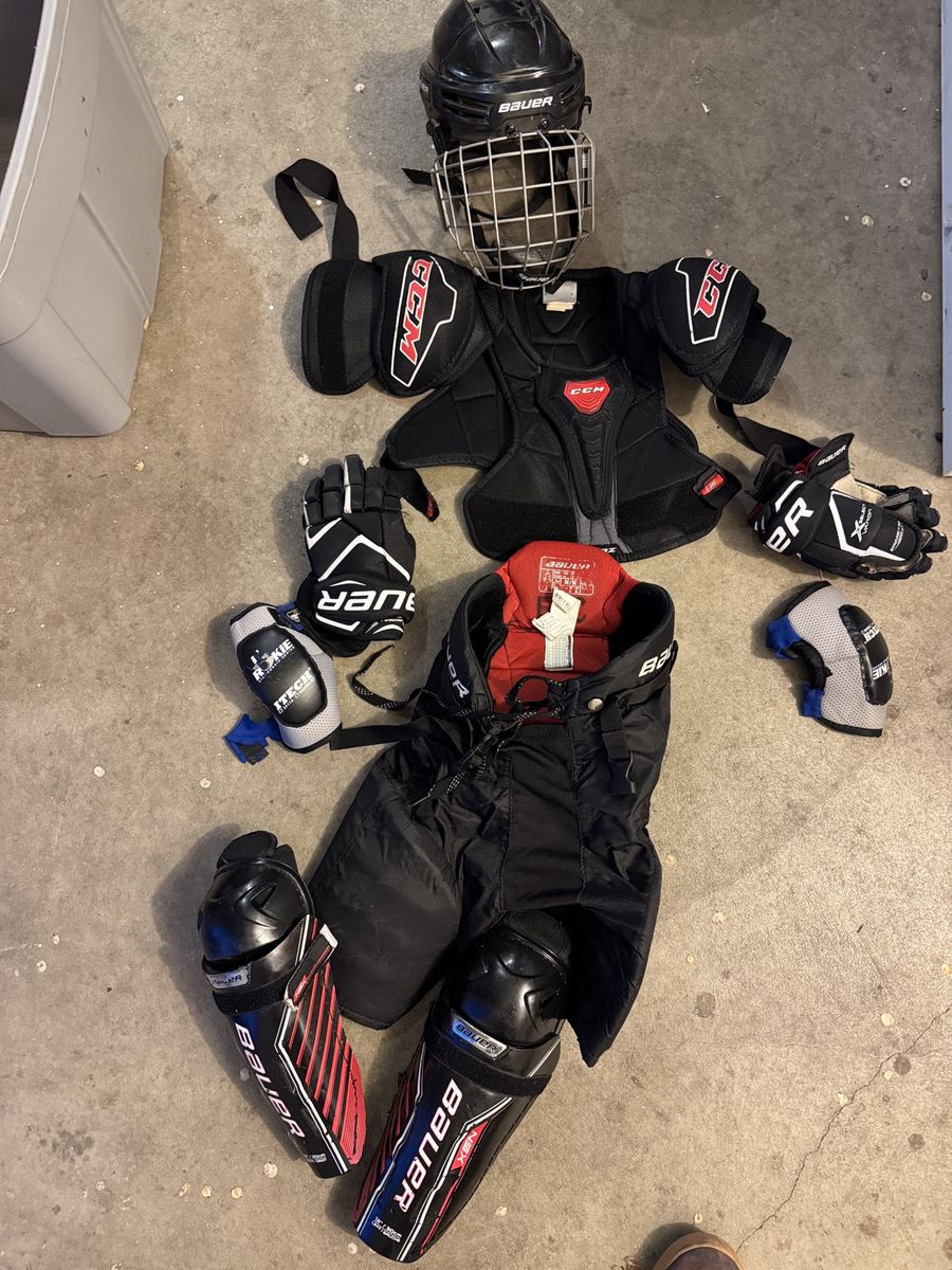 Kids hockey gear setup (youth medium)