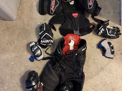 Kids hockey gear setup (youth medium)