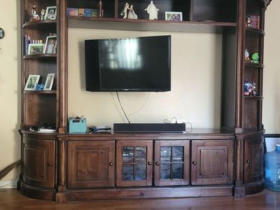 Entertainment center