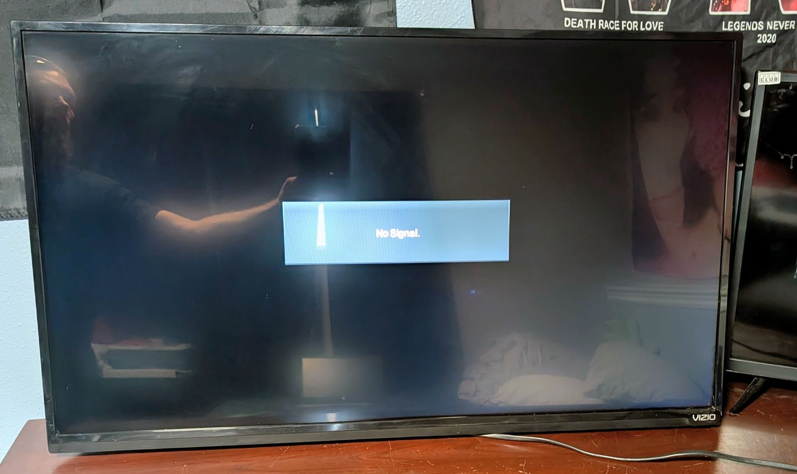VIZIO D39H-D0 is a 39-inch class HD smart LED television