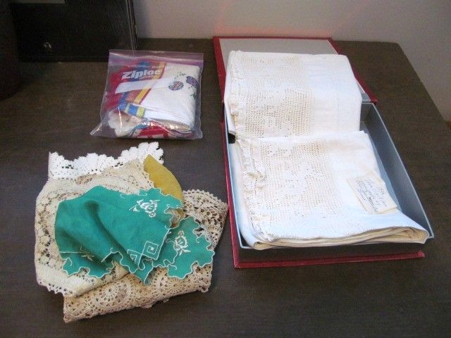 Vintage doilies and linins