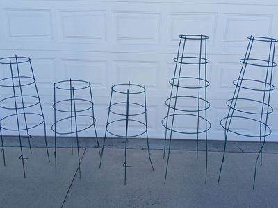 Tomato cages - sturdy