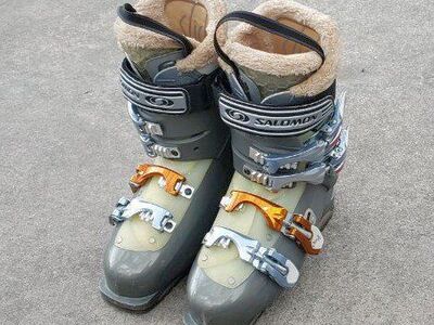 Salomon 287mm Ski Boots Size 6.5-7 Mondo 24-24.5