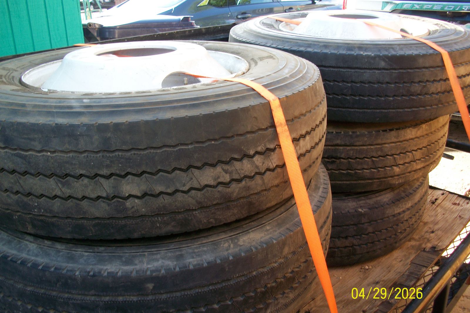 MICHELIN 275/80 R22.5 TIRES AND RIMS
