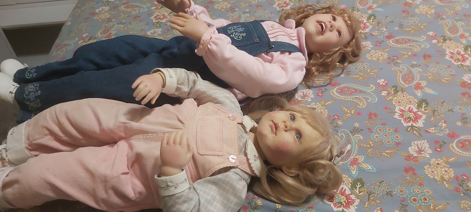 Ashton Drake sister dolls "Hanging Put With Hannah" and "Chloe"