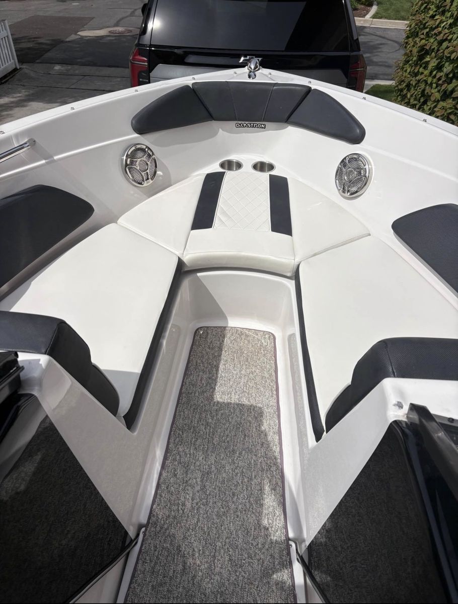 Main image 4