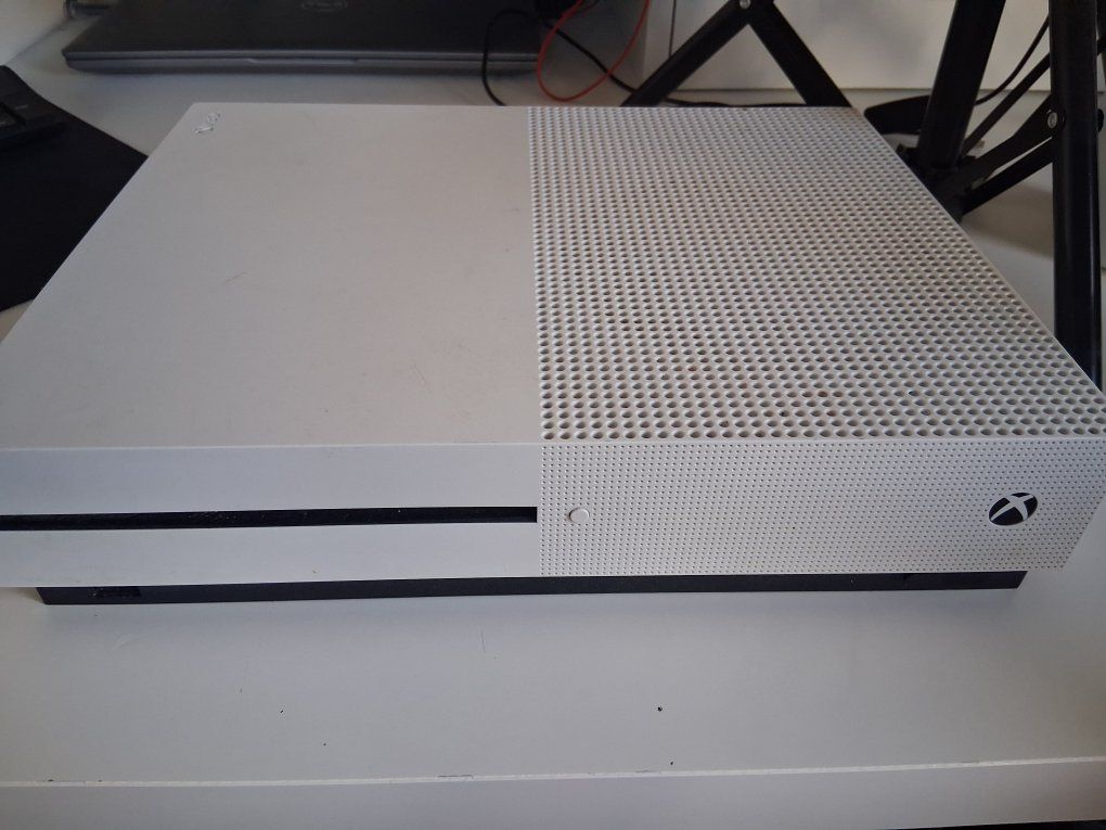 Xbox One S Model 1681 For Parts