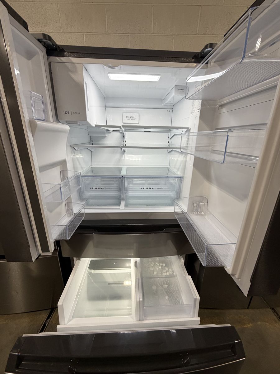BEAUTIFUL NEW FRIGIDAIRE GALLERY 26 CF FRIDGE