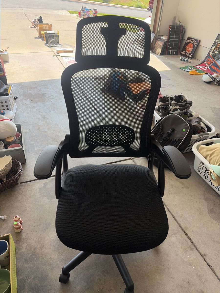 Black High-Back Mesh Ergonomic Office Gaming Chair - Great Condition