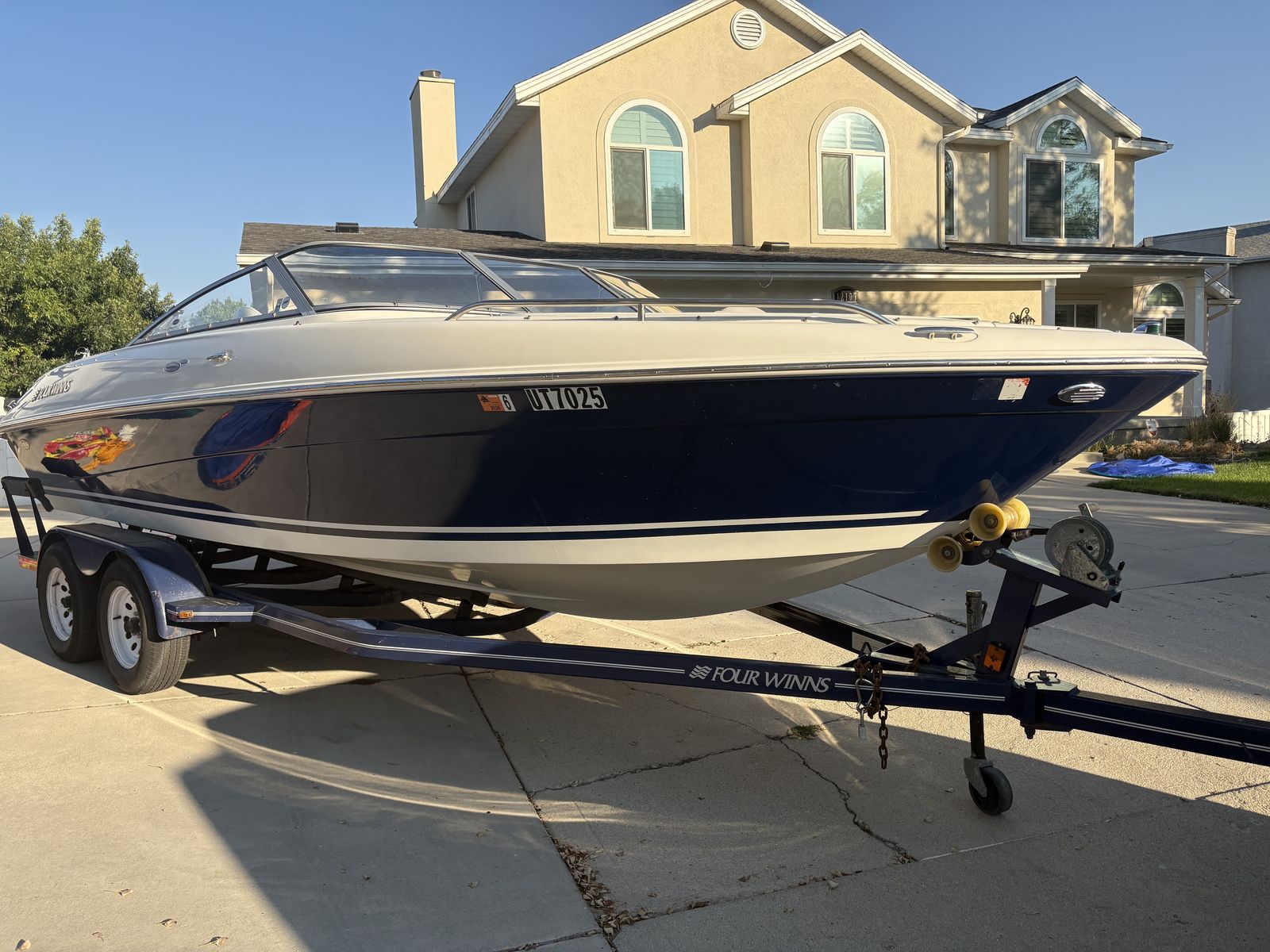 2003 Four Winns Horizon 210