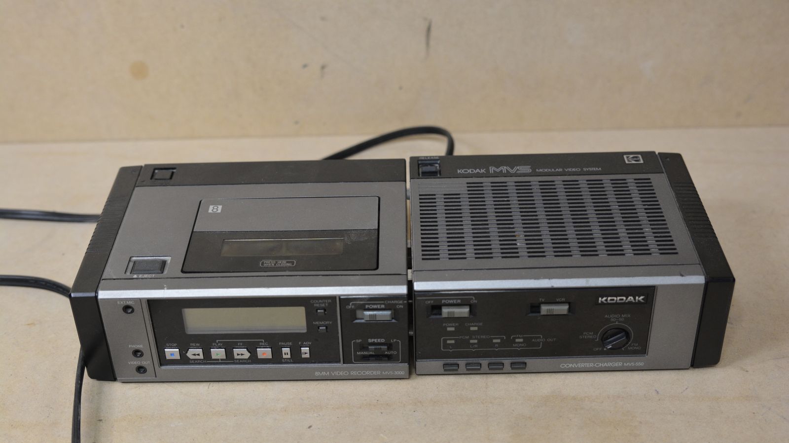 Kodak MVS-3000 8mm Video Recorder + MVS-550 Converter/Charger Modular Video System