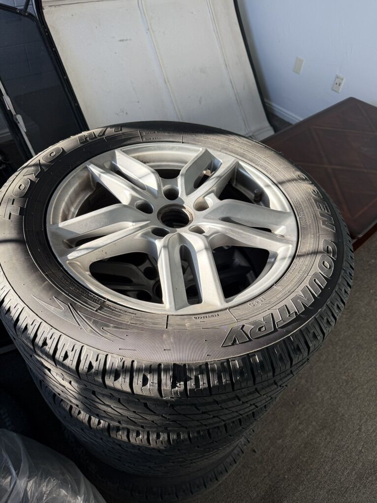 Porsche Cayenne 255 55 18 Wheels & Toyo Tires