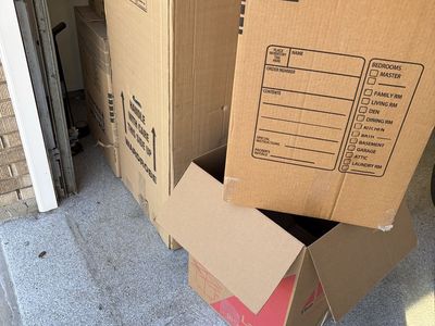 FREE MOVING BOXES AND PAPER