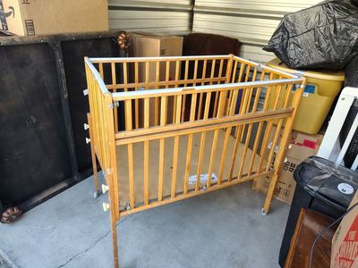 portable baby crib