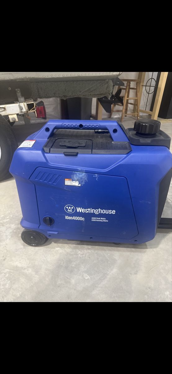Westinghouse iGen4000c Inverter Generator 4000 Peak Watts Blue