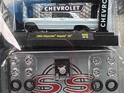 M2 Machines 1964 Chevrolet Impala SS Model-Kit 1:64 Scale R89 (26-18)