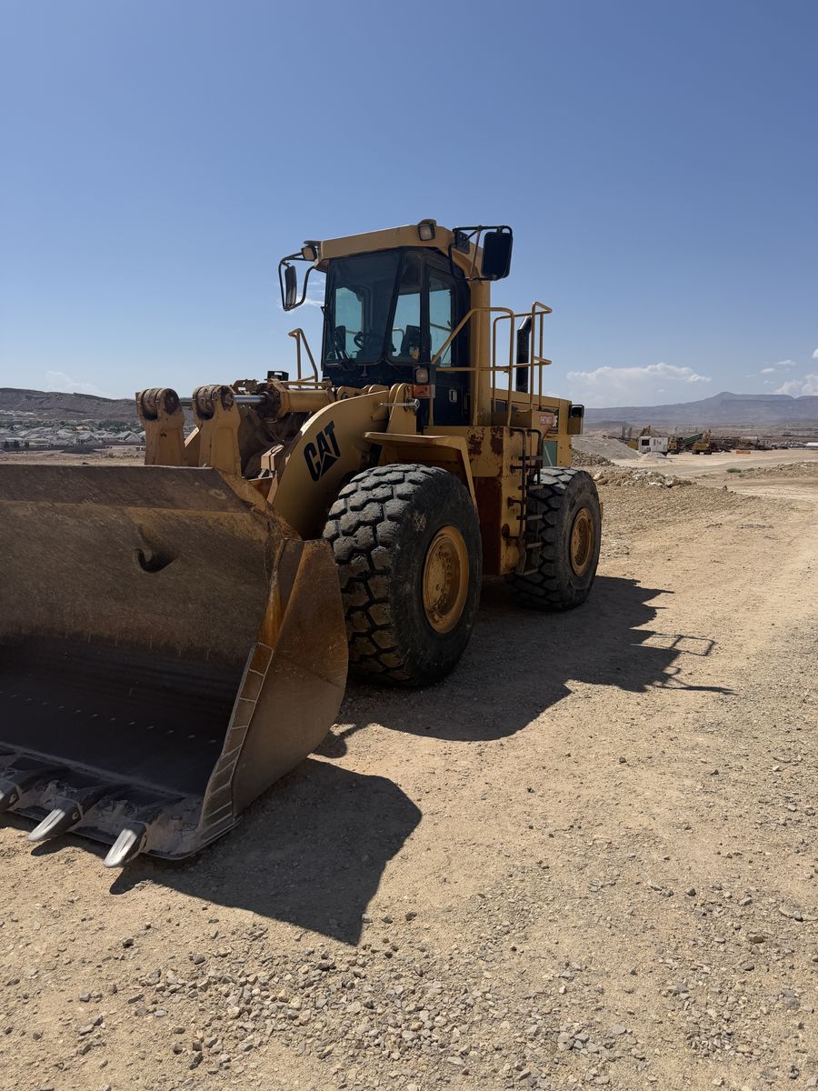 Caterpillar CAT 980F Wheel Loader - Heavy-Duty Construction Equipment, Good Condition