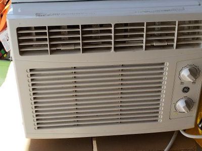Air Conditioner AC GE works great