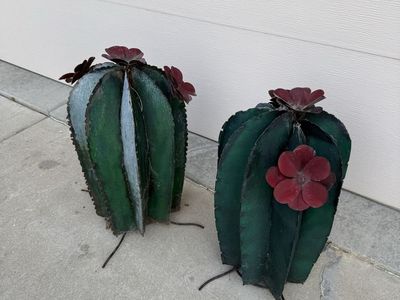 Prickly pear all metal garden decorations 25” $45 each
