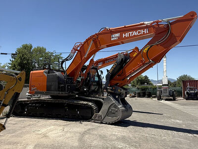 Heavy-Duty Hitachi 345 Excavator – Built to Move Serious Dirt - Compact Radius with Thumb