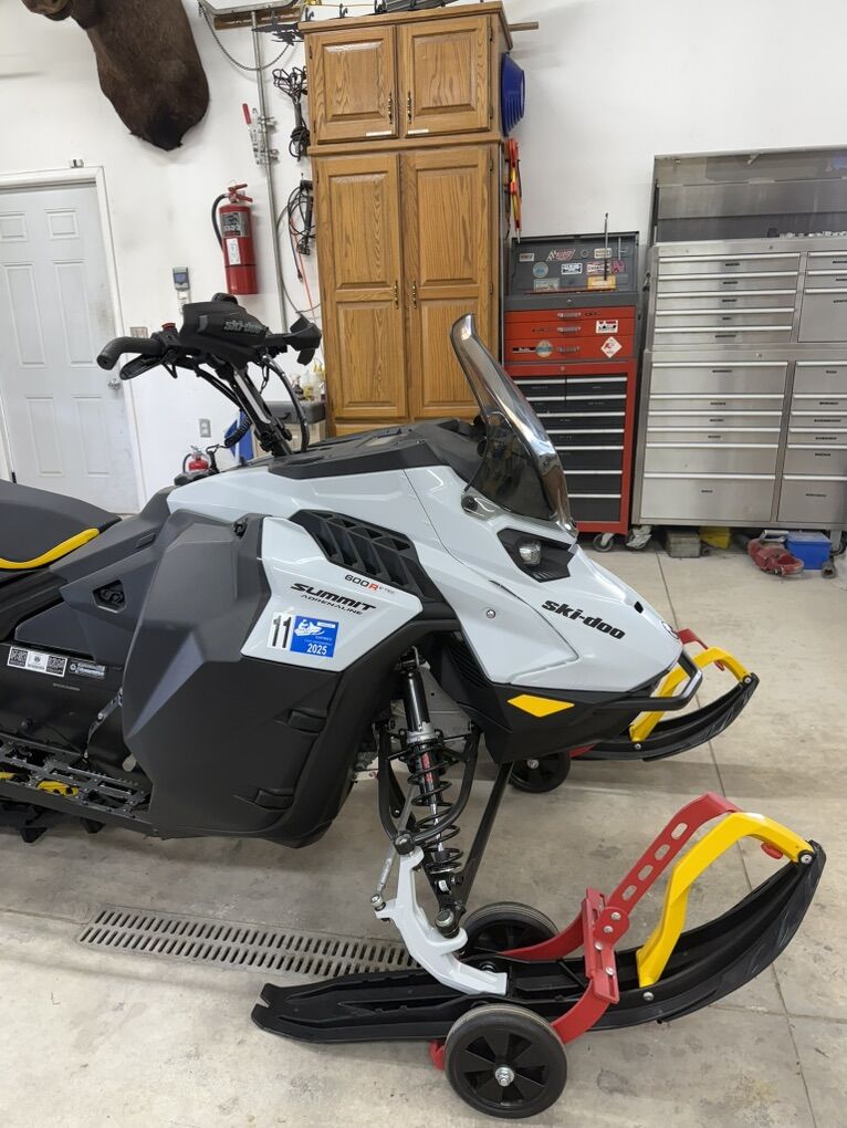 2024 Skidoo 600r Summit adrenaline 154