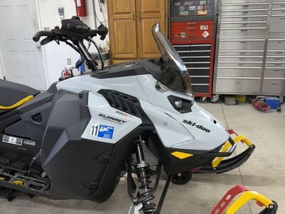 2024 Skidoo 600r Summit adrenaline 154