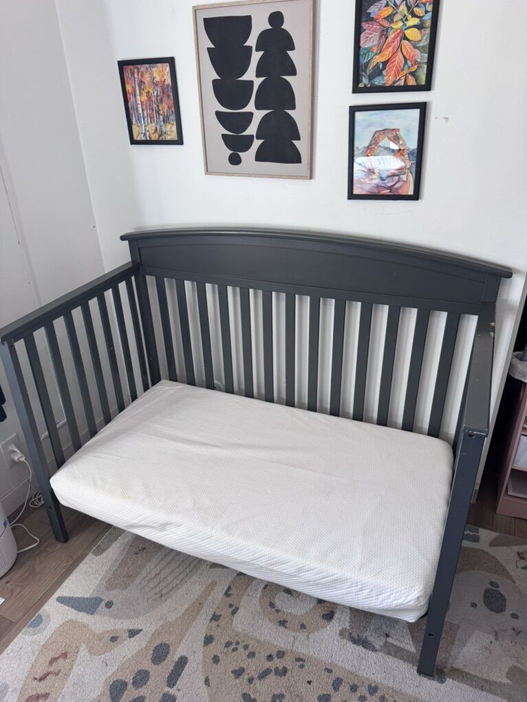 Graco Baby Crib Plus Mattress