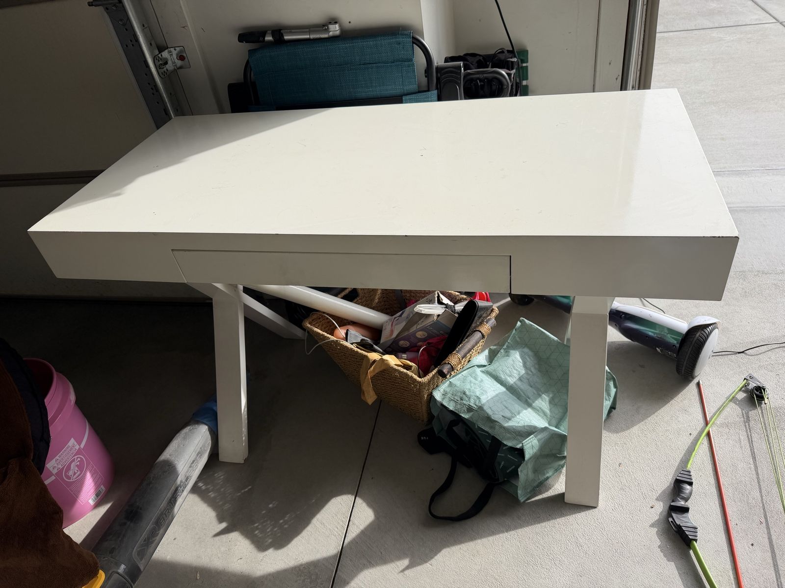 Super cute white desk