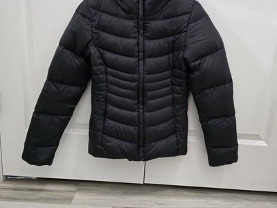 The North Face Women's Black Puffer Jacket - Size Small