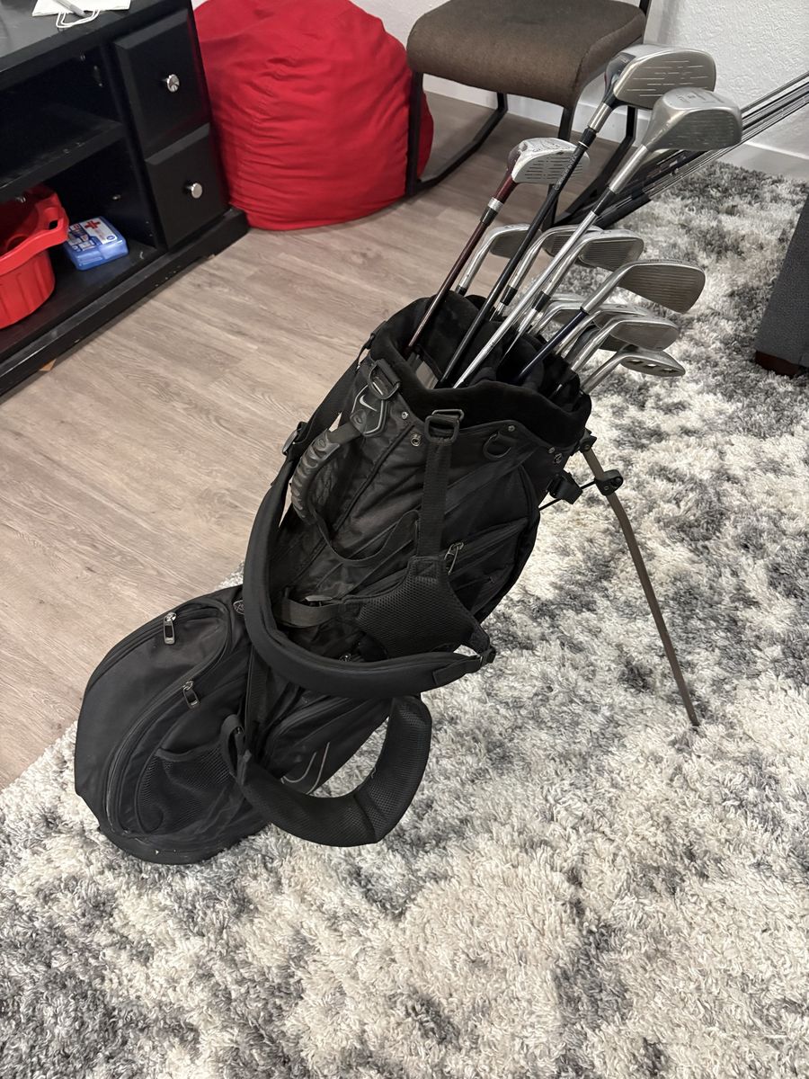 Nike Golf Stand Bag with Mixed Golf Club Set