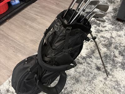 Nike Golf Stand Bag with Mixed Golf Club Set