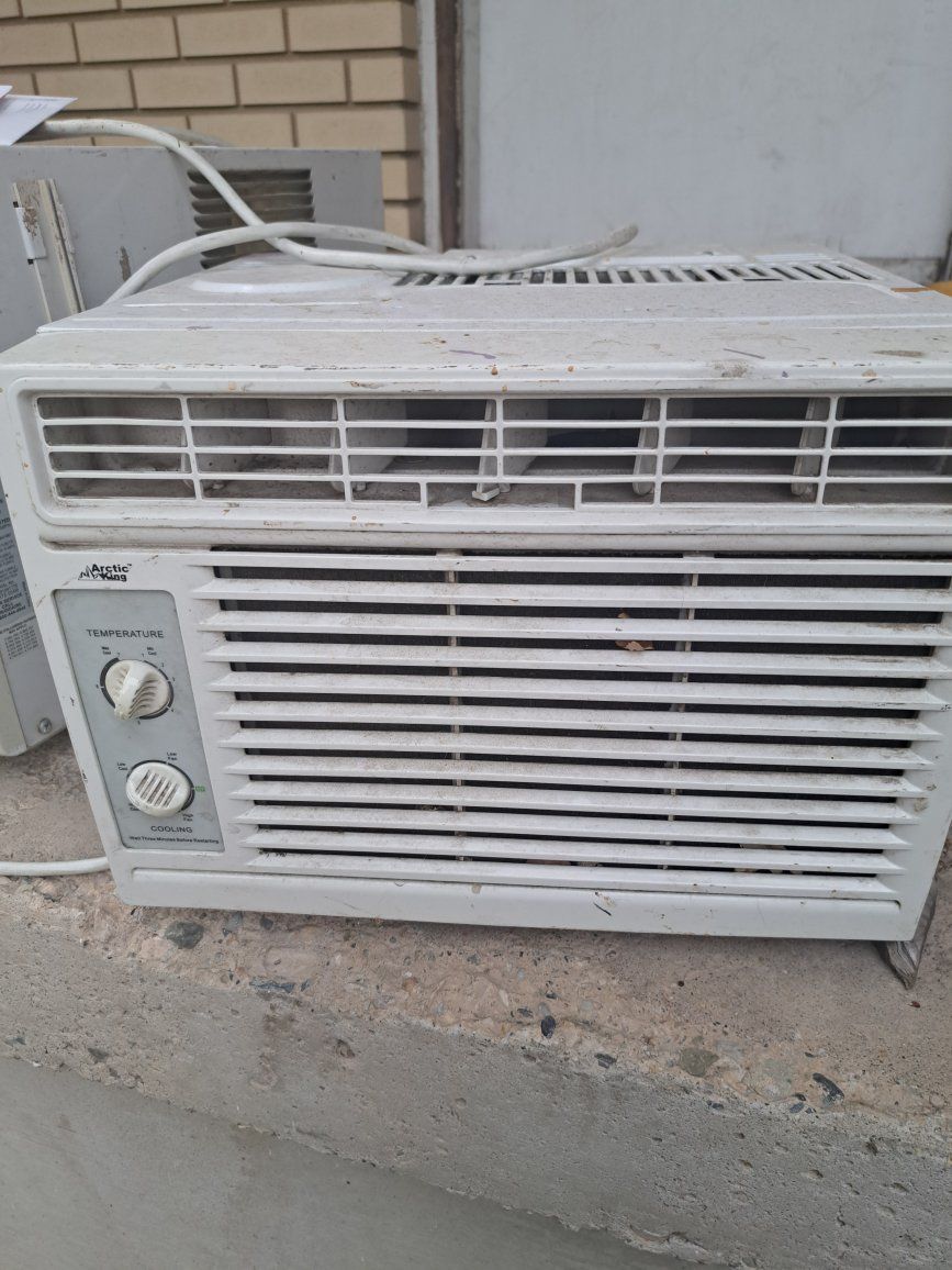 Window Air Conditioner,  Used