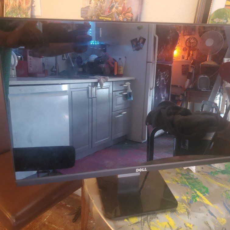 Dell Monitor - Model Unknown - Black (Used, Good Condition)