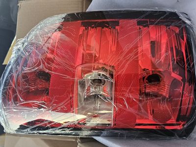 2007-2010 Chevrolet 2500 HD Tail Lights LR & RR