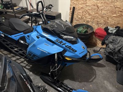 2020 skidoo Summit SP 850 165 Low Miles