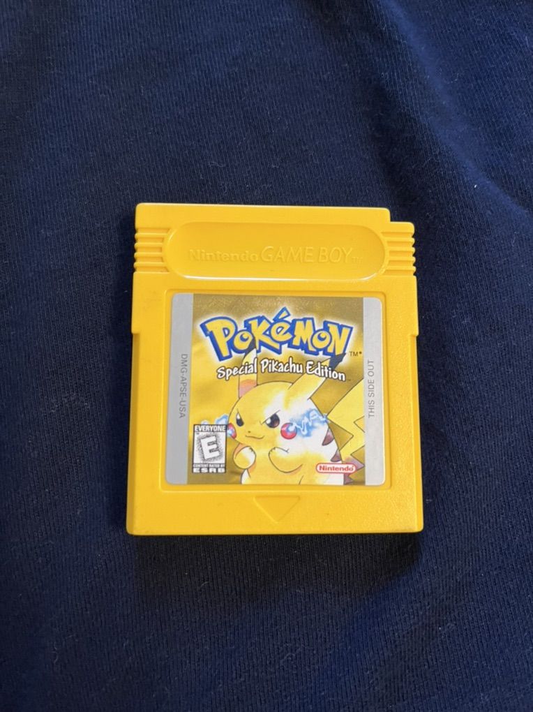 Pokemon Gameboy Color w/ Yellow Cartridge