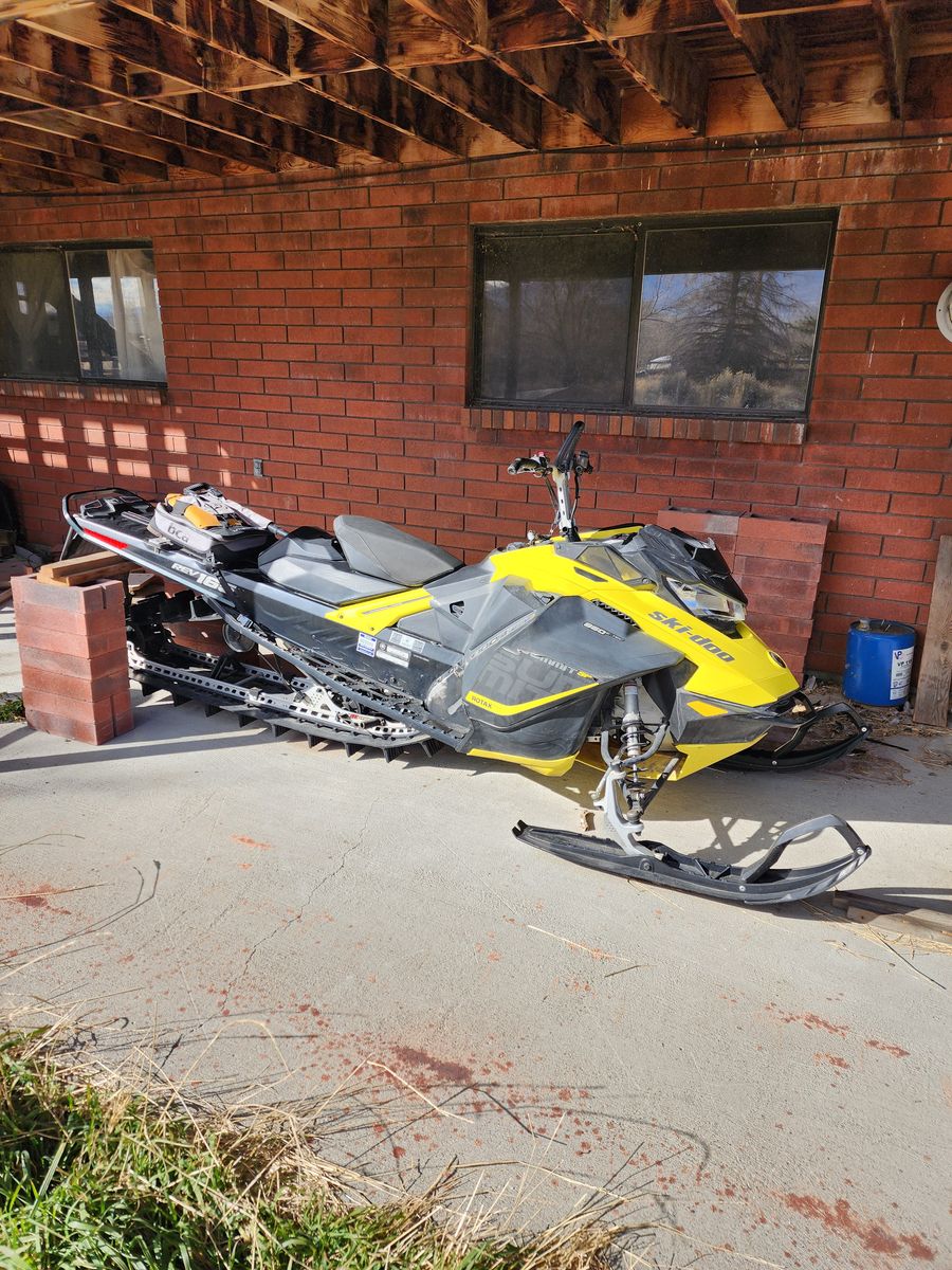 2017 Skidoo Summit SP