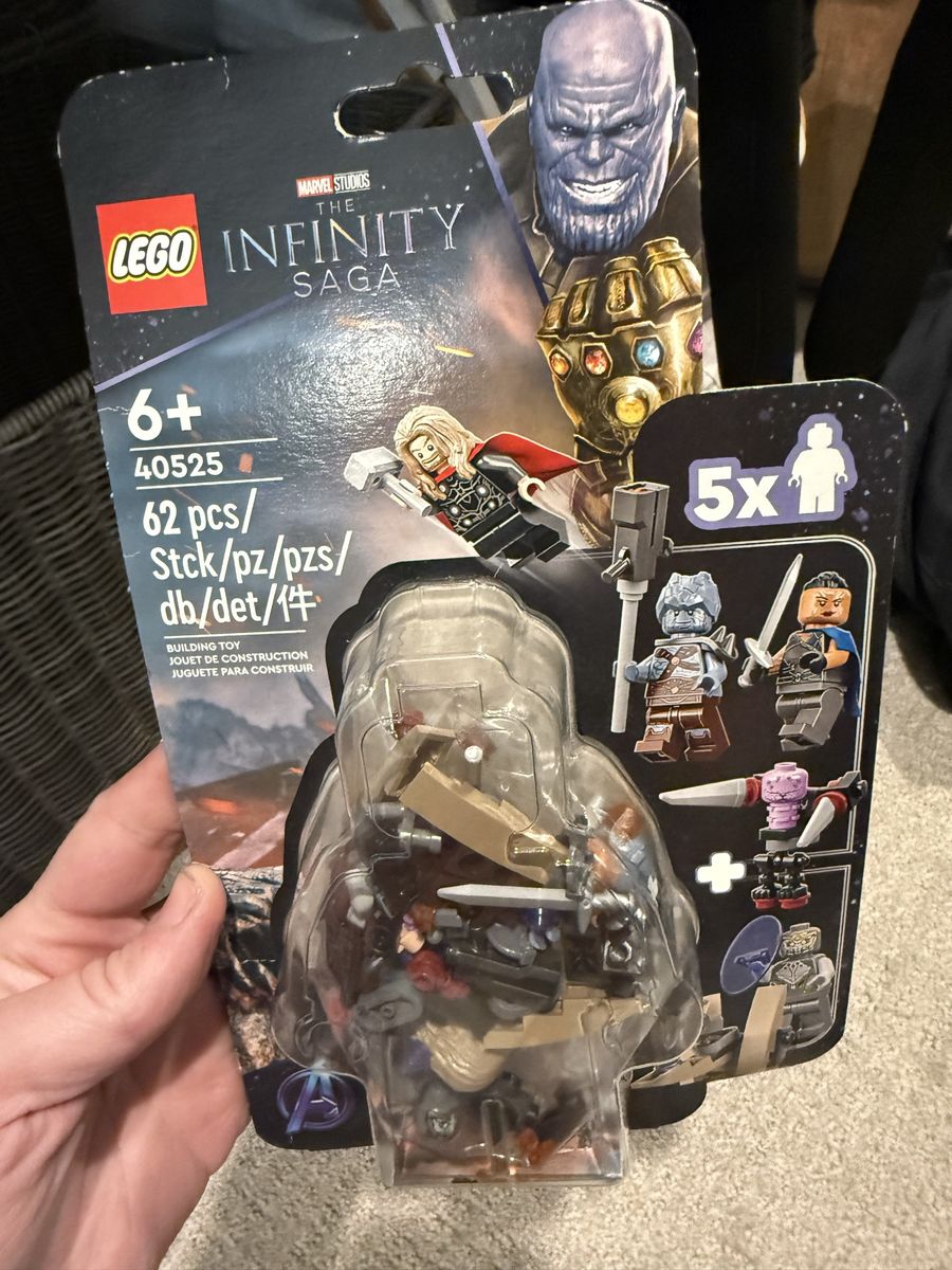 The infinity saga Lego 40525